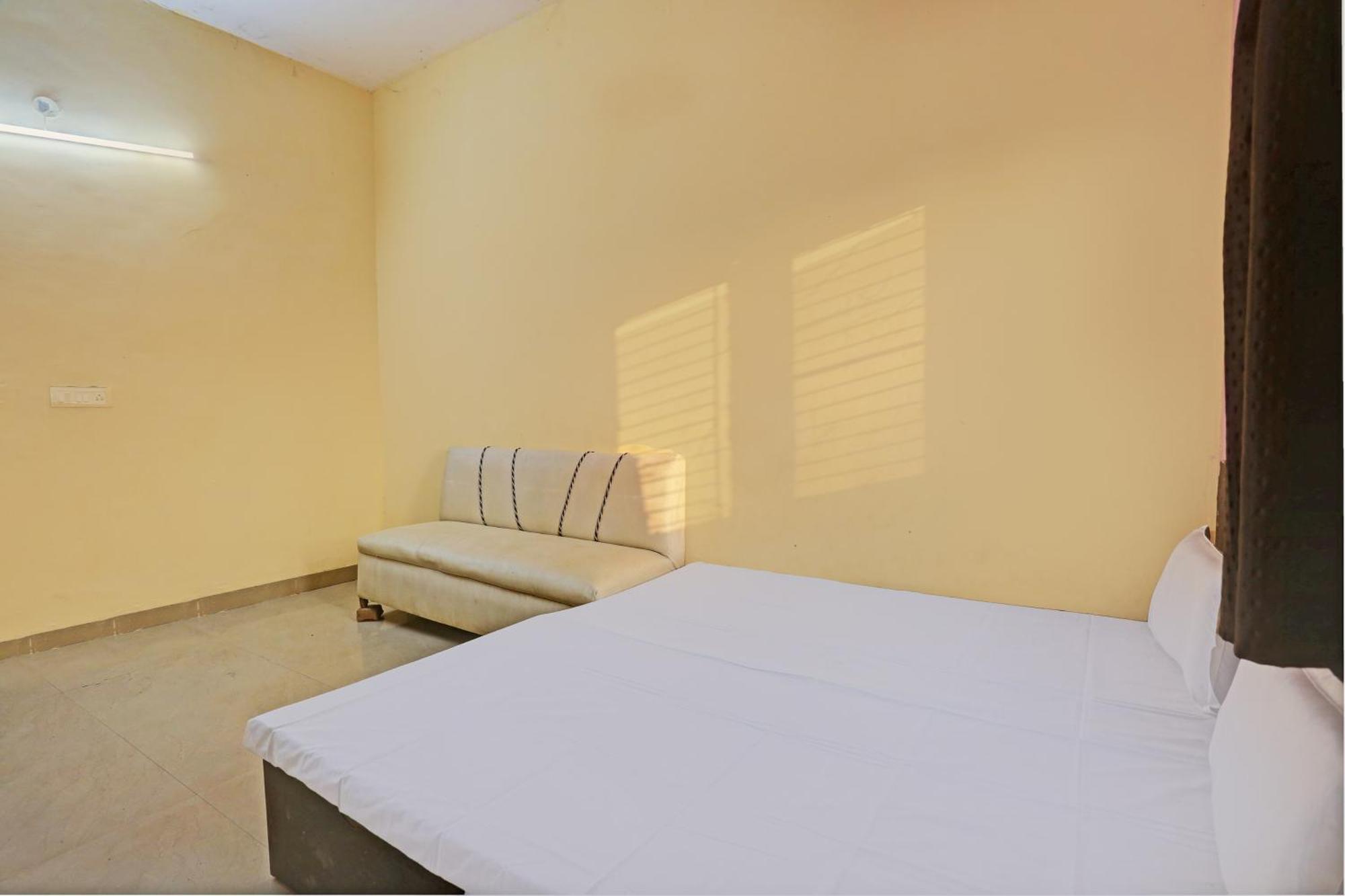 Hotel O Kamla Banquet Hall Moradabad Esterno foto